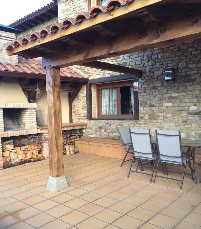 Gasthaus El Corral De Concejo Horcajuelo de la Sierra Exterior foto
