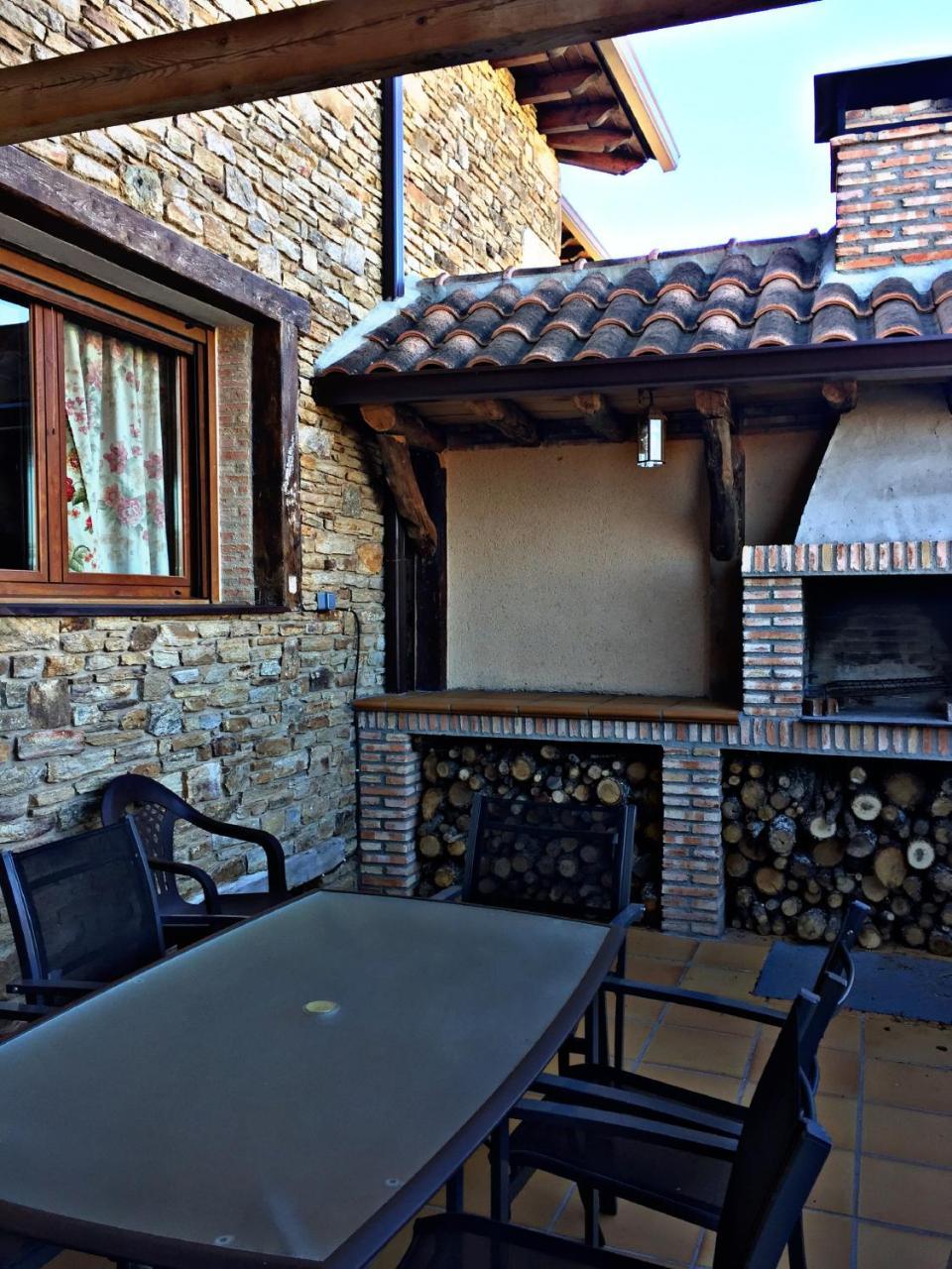 Gasthaus El Corral De Concejo Horcajuelo de la Sierra Exterior foto