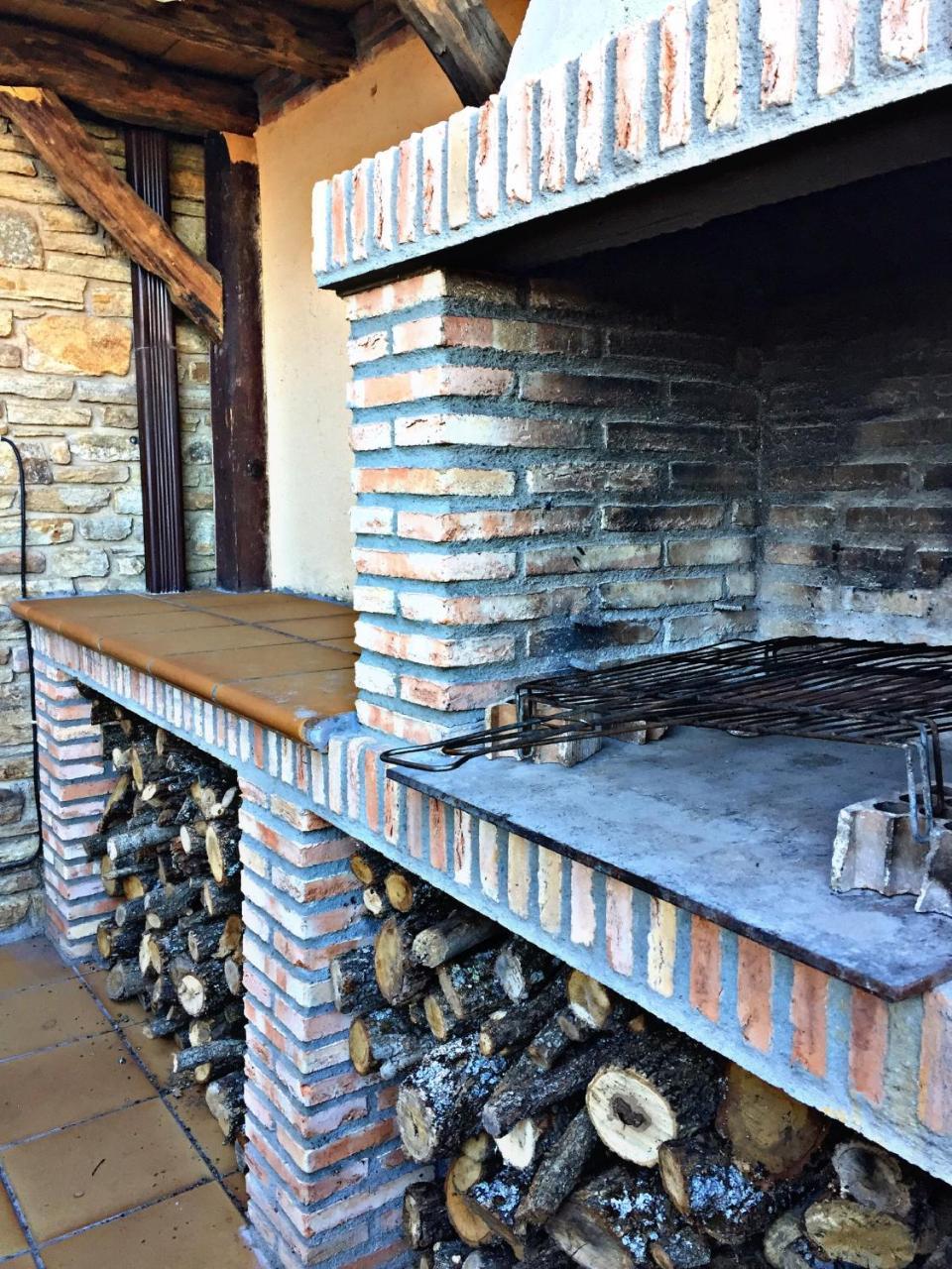 Gasthaus El Corral De Concejo Horcajuelo de la Sierra Exterior foto
